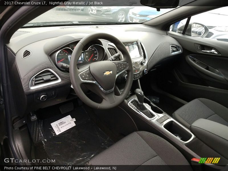 Nightfall Gray Metallic / Jet Black 2017 Chevrolet Cruze LT