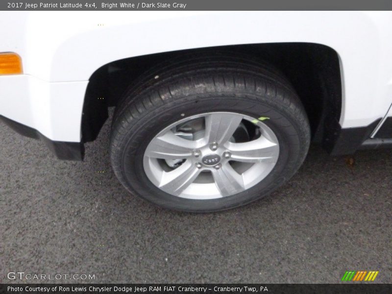 Bright White / Dark Slate Gray 2017 Jeep Patriot Latitude 4x4