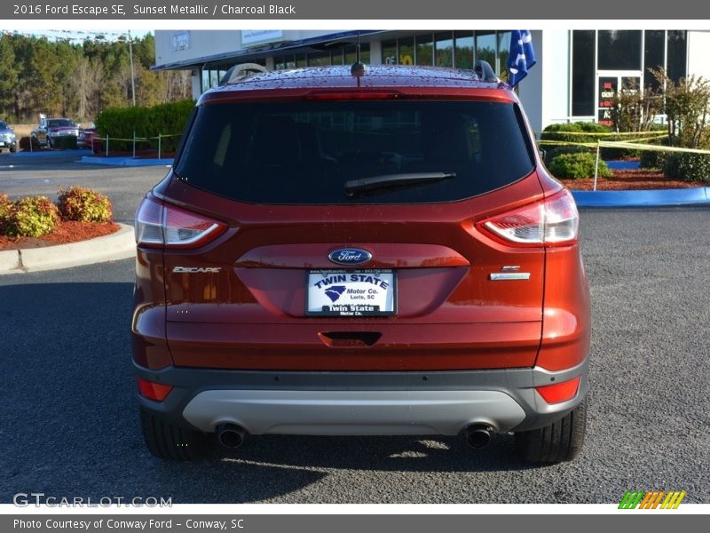 Sunset Metallic / Charcoal Black 2016 Ford Escape SE
