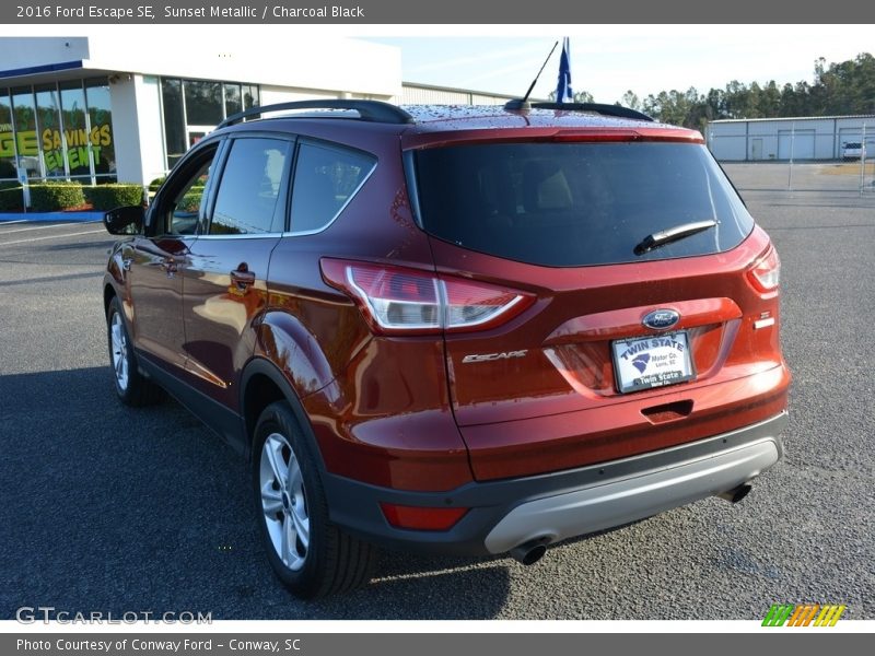 Sunset Metallic / Charcoal Black 2016 Ford Escape SE