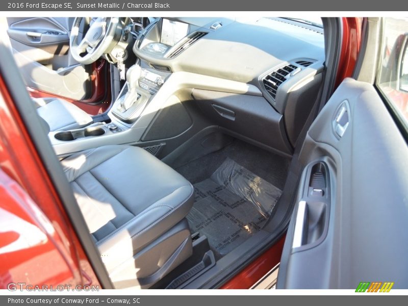Sunset Metallic / Charcoal Black 2016 Ford Escape SE