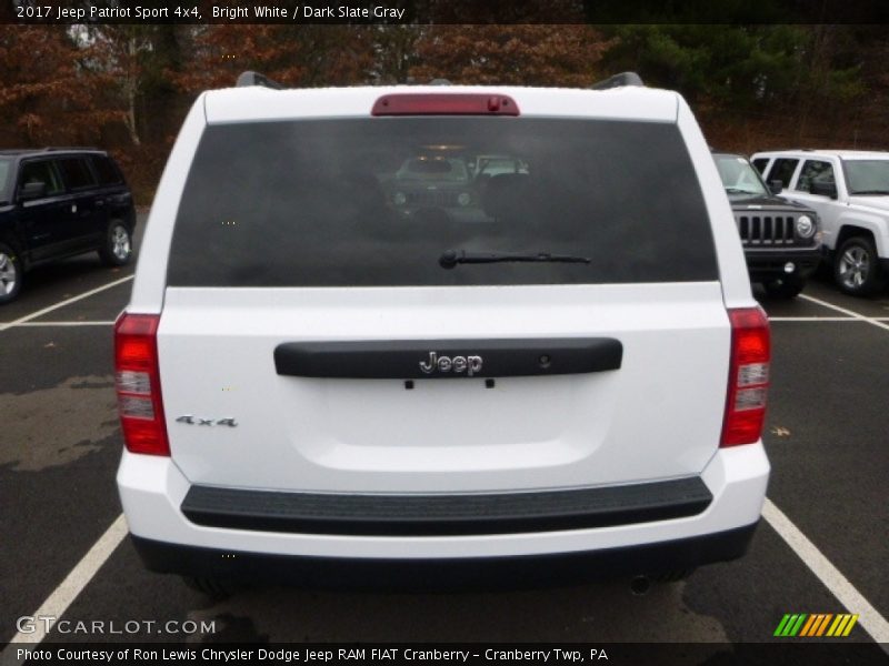 Bright White / Dark Slate Gray 2017 Jeep Patriot Sport 4x4