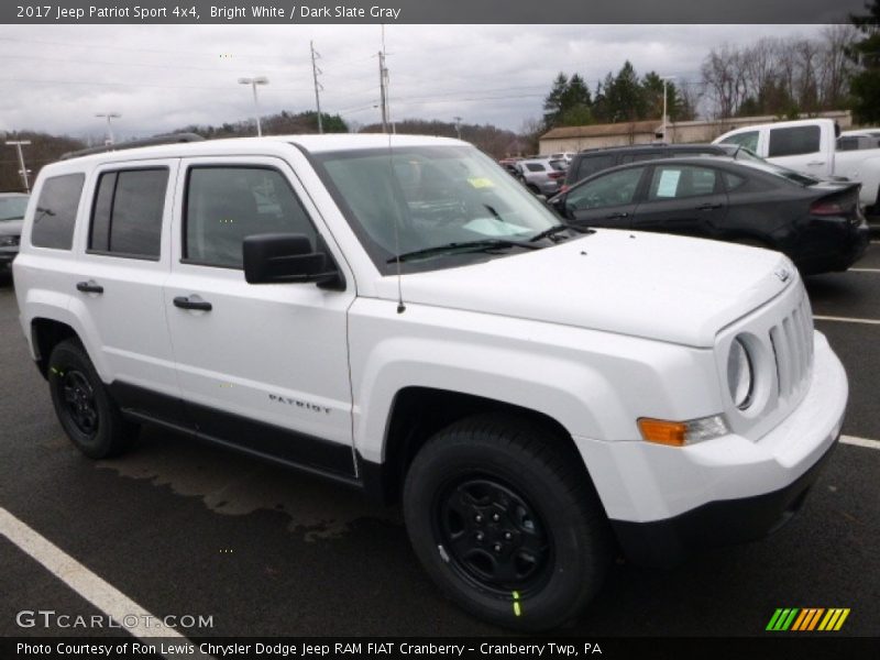 Bright White / Dark Slate Gray 2017 Jeep Patriot Sport 4x4
