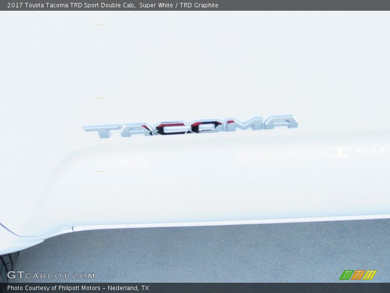 Super White / TRD Graphite 2017 Toyota Tacoma TRD Sport Double Cab