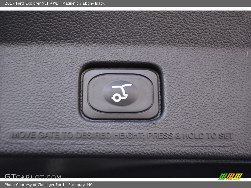 Magnetic / Ebony Black 2017 Ford Explorer XLT 4WD