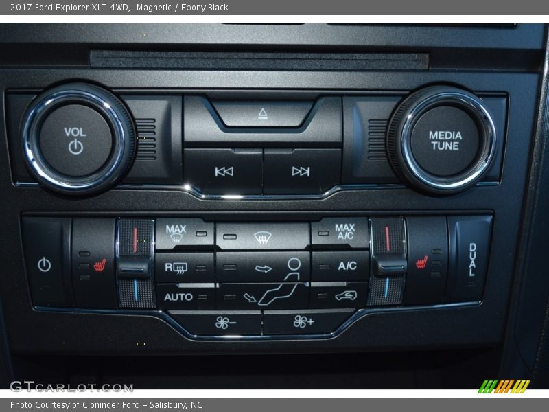 Magnetic / Ebony Black 2017 Ford Explorer XLT 4WD