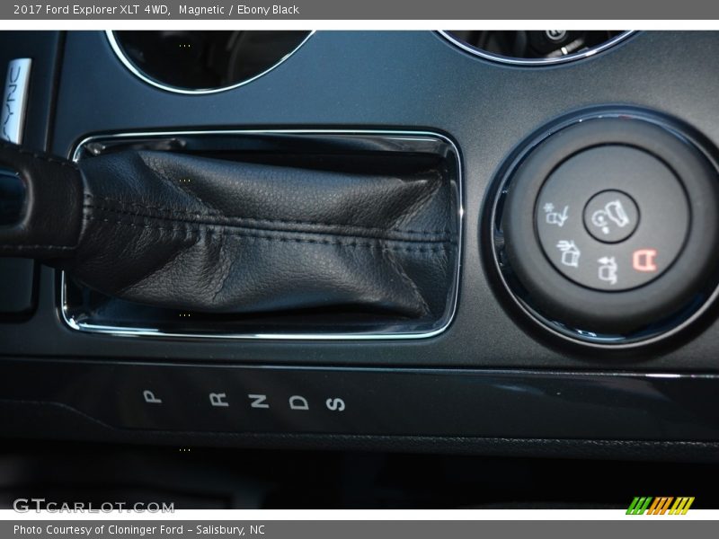 Magnetic / Ebony Black 2017 Ford Explorer XLT 4WD