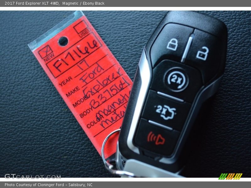 Magnetic / Ebony Black 2017 Ford Explorer XLT 4WD