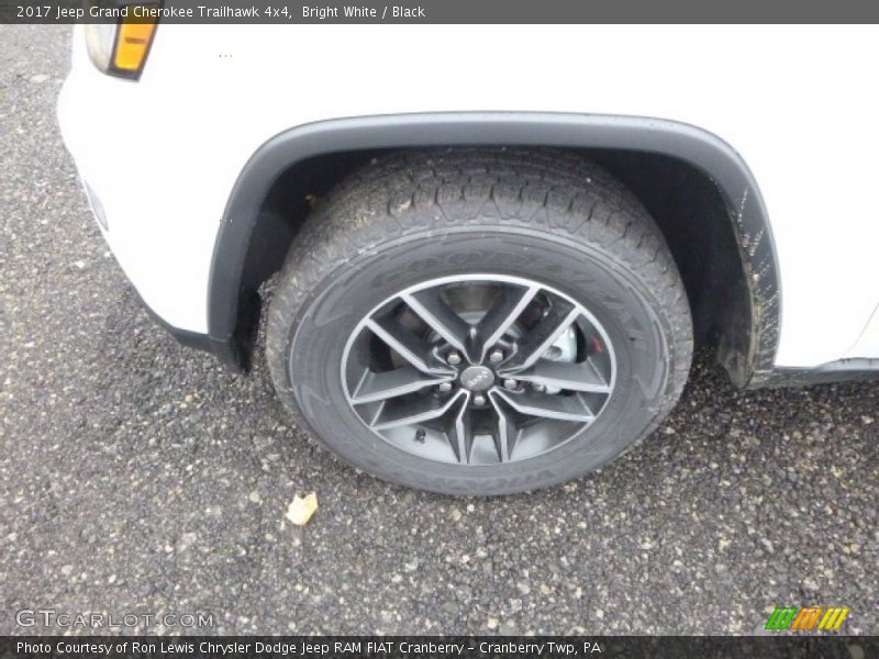 Bright White / Black 2017 Jeep Grand Cherokee Trailhawk 4x4