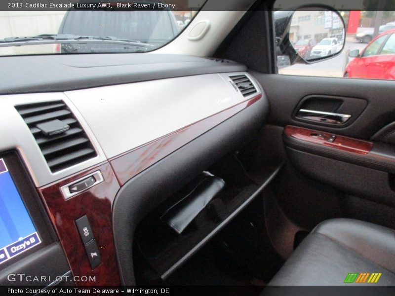 Black Raven / Ebony 2013 Cadillac Escalade Luxury AWD