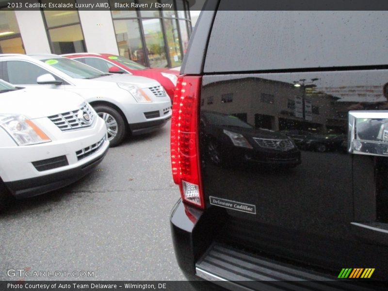 Black Raven / Ebony 2013 Cadillac Escalade Luxury AWD