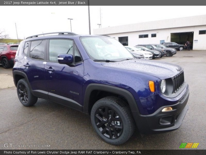 Front 3/4 View of 2017 Renegade Latitude 4x4