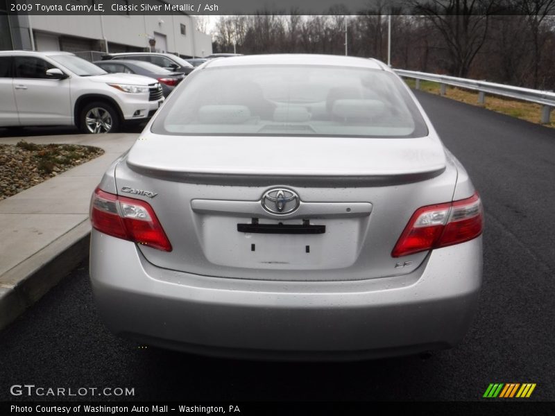 Classic Silver Metallic / Ash 2009 Toyota Camry LE