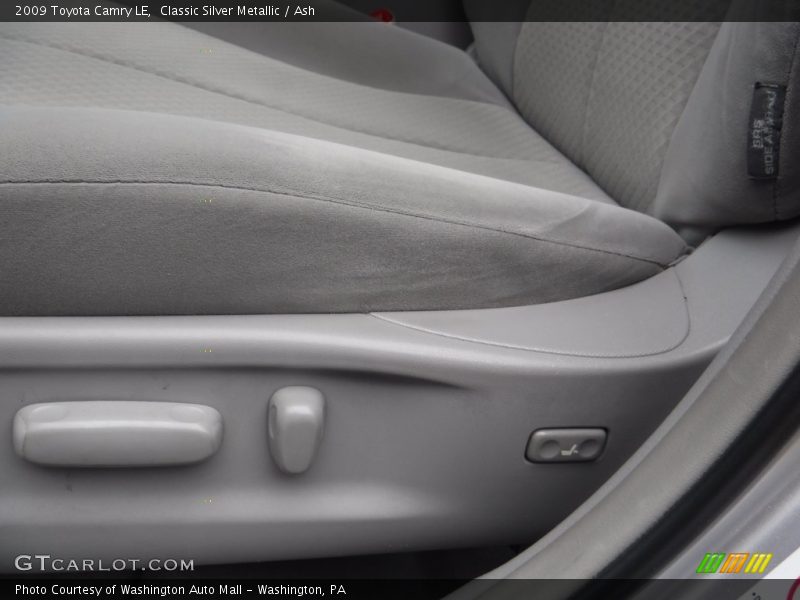 Classic Silver Metallic / Ash 2009 Toyota Camry LE
