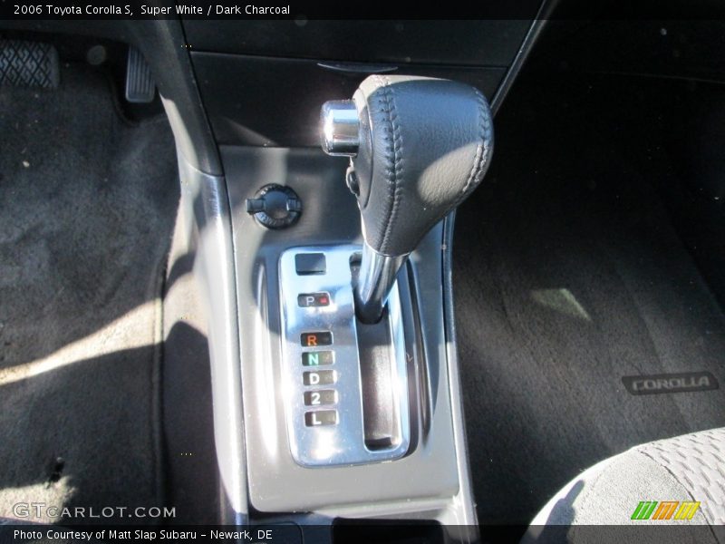 Super White / Dark Charcoal 2006 Toyota Corolla S