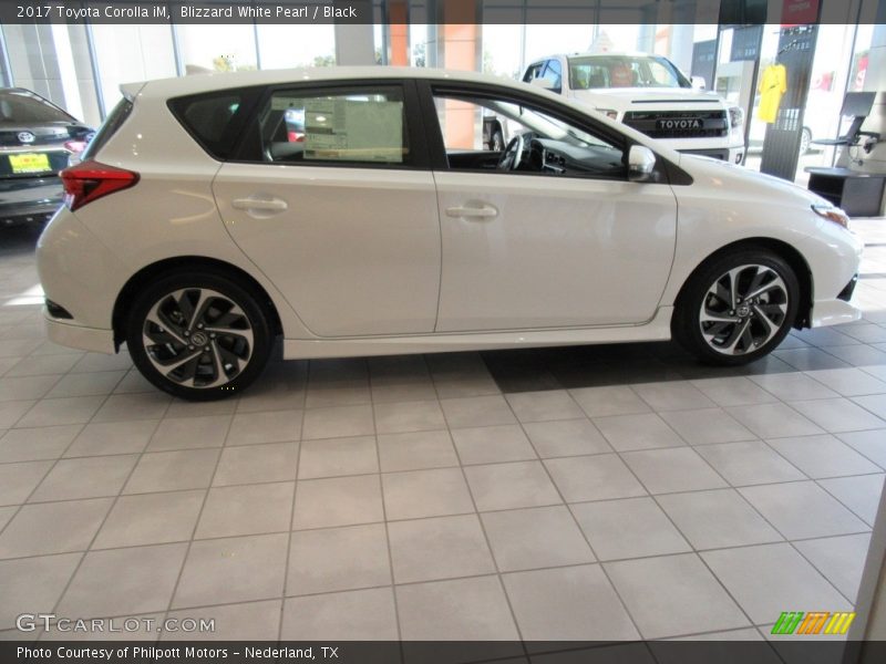 Blizzard White Pearl / Black 2017 Toyota Corolla iM