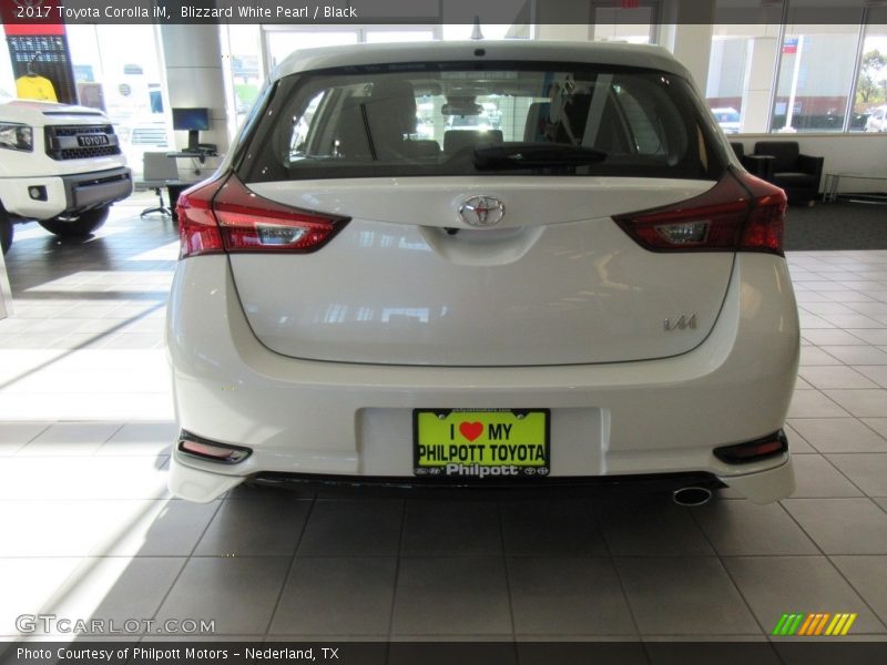Blizzard White Pearl / Black 2017 Toyota Corolla iM