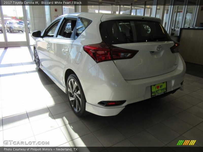 Blizzard White Pearl / Black 2017 Toyota Corolla iM