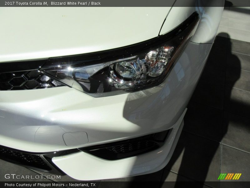 Blizzard White Pearl / Black 2017 Toyota Corolla iM