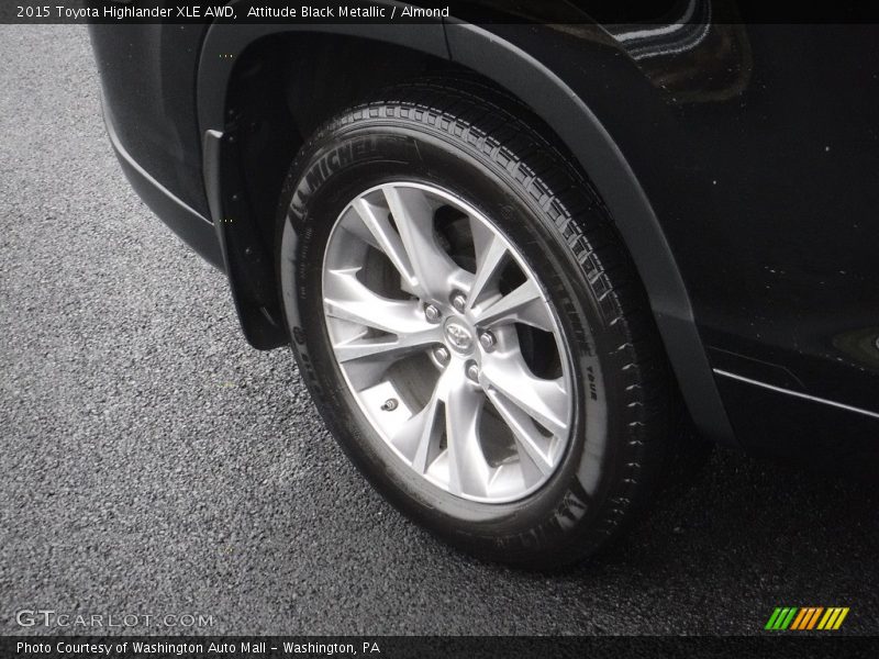 Attitude Black Metallic / Almond 2015 Toyota Highlander XLE AWD