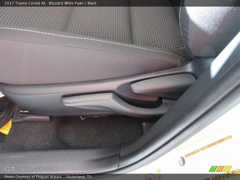 Blizzard White Pearl / Black 2017 Toyota Corolla iM
