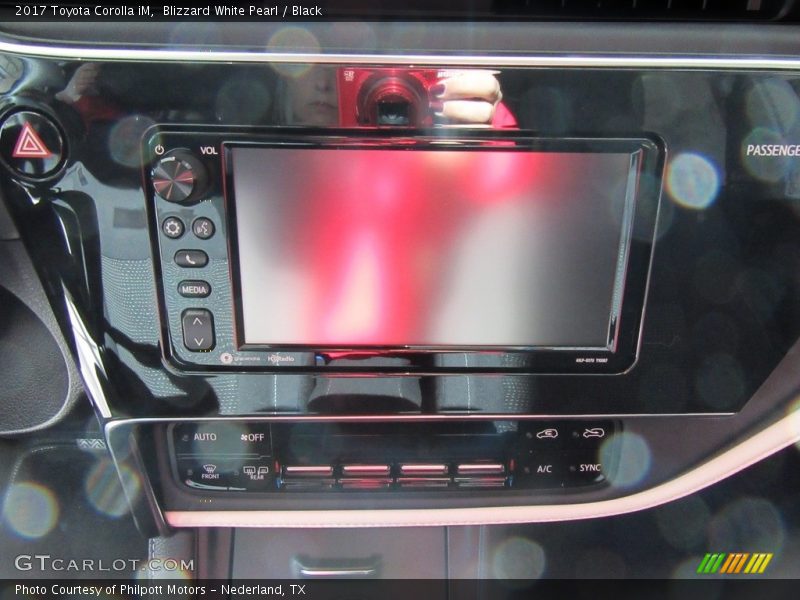 Blizzard White Pearl / Black 2017 Toyota Corolla iM