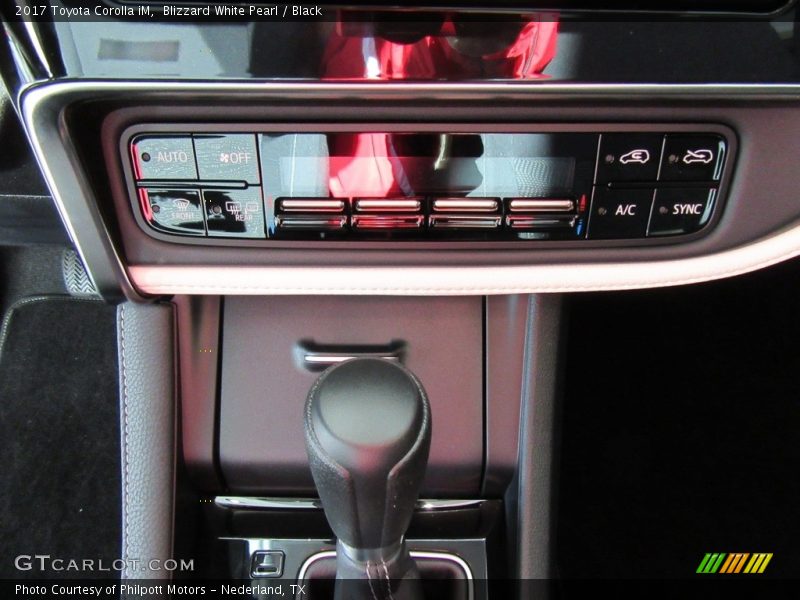 Blizzard White Pearl / Black 2017 Toyota Corolla iM