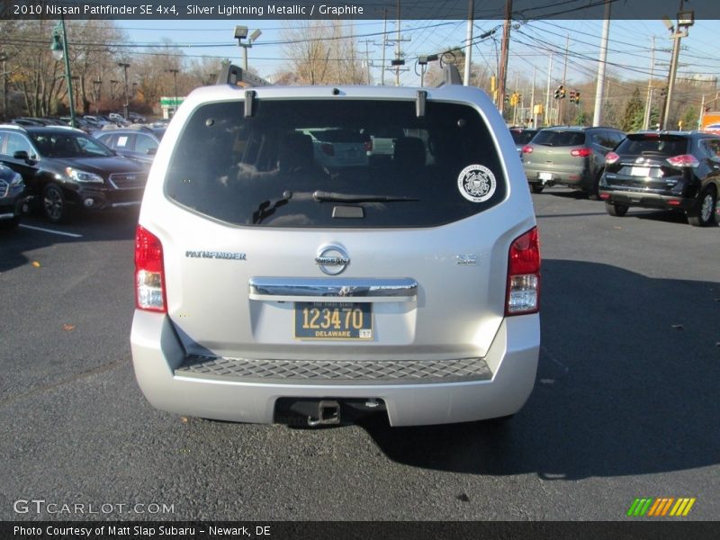 Silver Lightning Metallic / Graphite 2010 Nissan Pathfinder SE 4x4