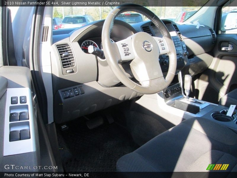 Silver Lightning Metallic / Graphite 2010 Nissan Pathfinder SE 4x4