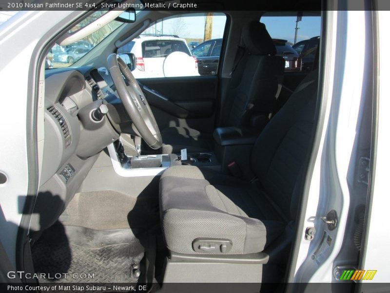 Silver Lightning Metallic / Graphite 2010 Nissan Pathfinder SE 4x4