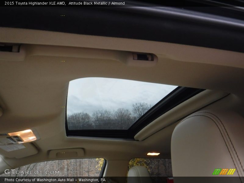 Attitude Black Metallic / Almond 2015 Toyota Highlander XLE AWD