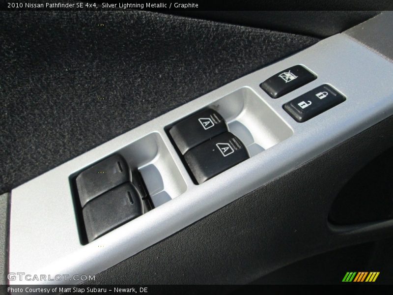 Silver Lightning Metallic / Graphite 2010 Nissan Pathfinder SE 4x4