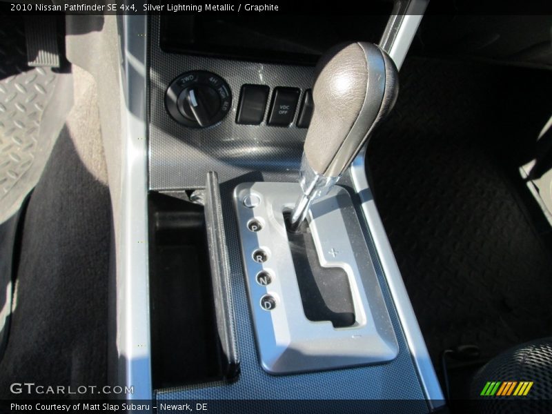 Silver Lightning Metallic / Graphite 2010 Nissan Pathfinder SE 4x4