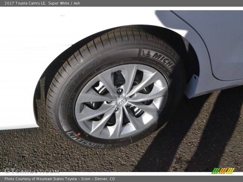 Super White / Ash 2017 Toyota Camry LE