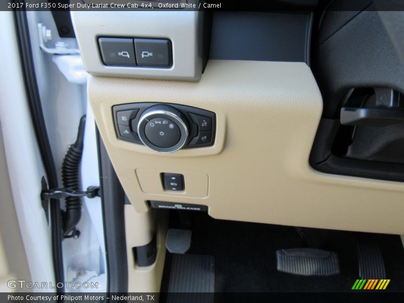 Controls of 2017 F350 Super Duty Lariat Crew Cab 4x4
