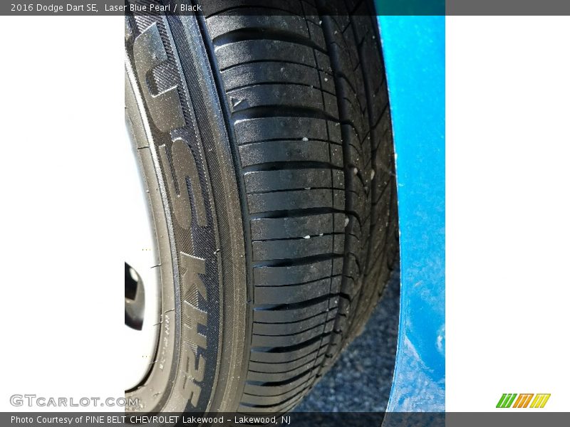Laser Blue Pearl / Black 2016 Dodge Dart SE