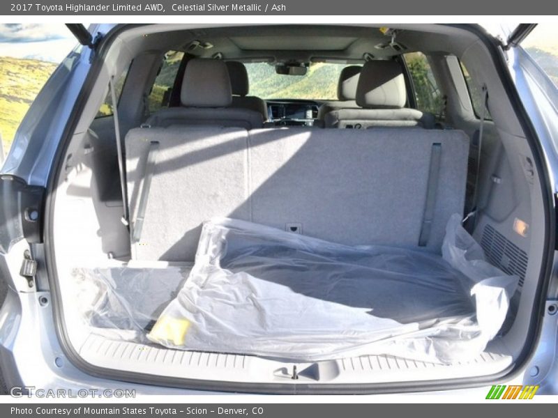  2017 Highlander Limited AWD Trunk