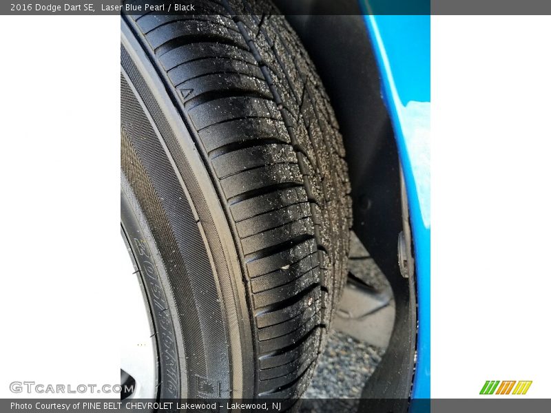 Laser Blue Pearl / Black 2016 Dodge Dart SE