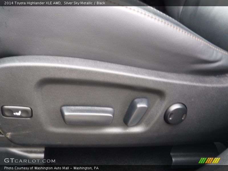 Silver Sky Metallic / Black 2014 Toyota Highlander XLE AWD