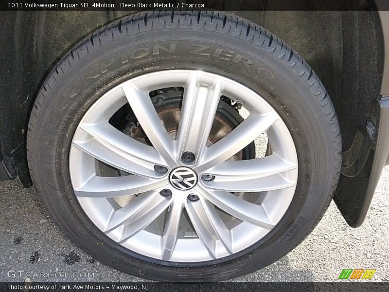 Deep Black Metallic / Charcoal 2011 Volkswagen Tiguan SEL 4Motion