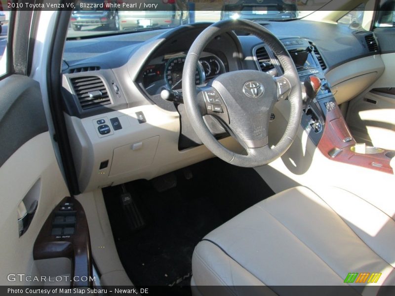 Blizzard White Pearl / Ivory 2010 Toyota Venza V6