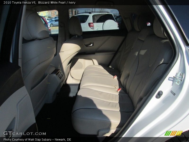 Blizzard White Pearl / Ivory 2010 Toyota Venza V6