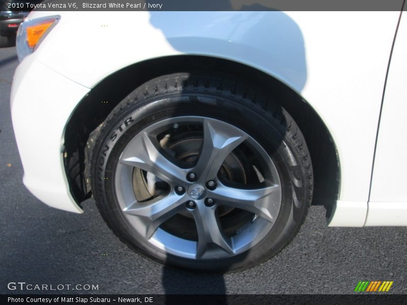 Blizzard White Pearl / Ivory 2010 Toyota Venza V6