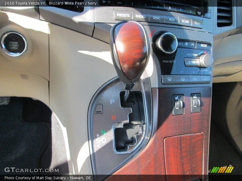 Blizzard White Pearl / Ivory 2010 Toyota Venza V6