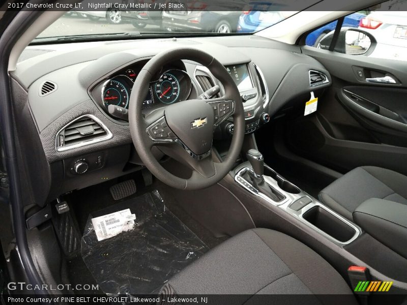Nightfall Gray Metallic / Jet Black 2017 Chevrolet Cruze LT