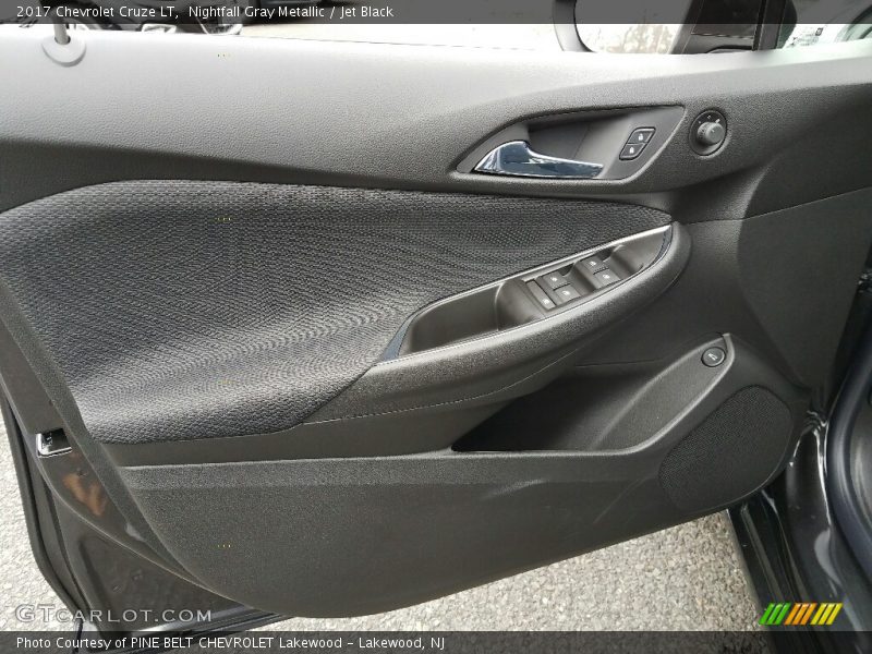Nightfall Gray Metallic / Jet Black 2017 Chevrolet Cruze LT