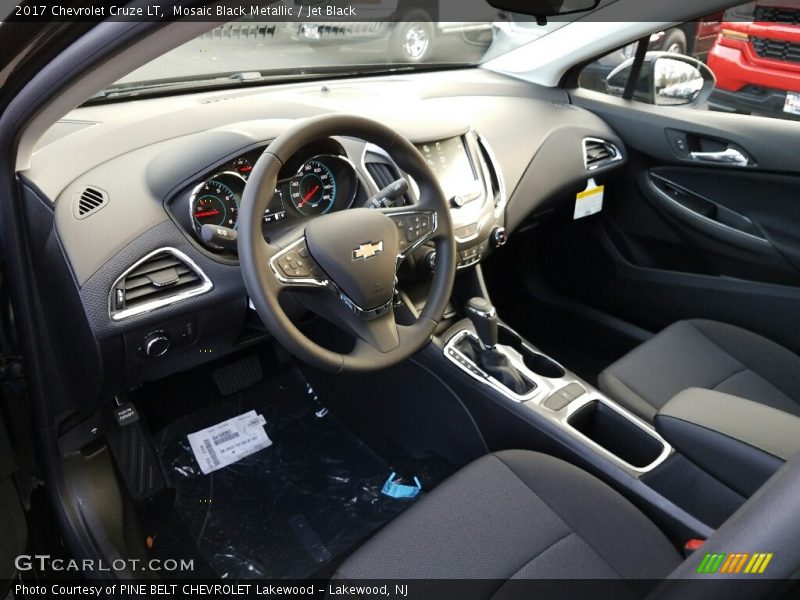 Mosaic Black Metallic / Jet Black 2017 Chevrolet Cruze LT