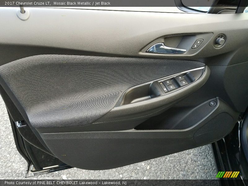 Mosaic Black Metallic / Jet Black 2017 Chevrolet Cruze LT