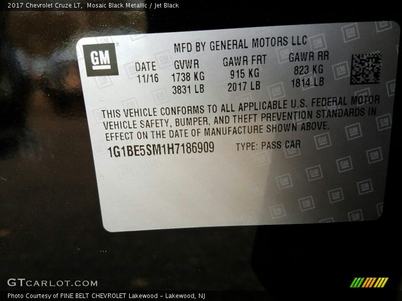 Mosaic Black Metallic / Jet Black 2017 Chevrolet Cruze LT