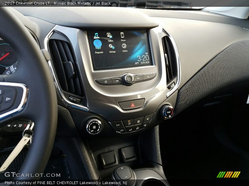 Mosaic Black Metallic / Jet Black 2017 Chevrolet Cruze LT